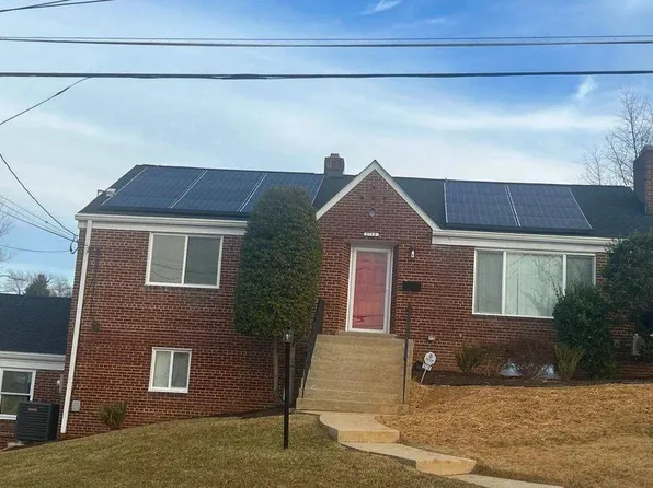 5718 Black Hawk Dr, Oxon Hill, MD 20745