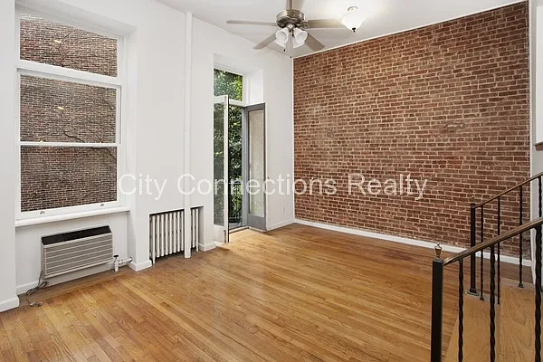 Rented by City Connections Realty | media 8