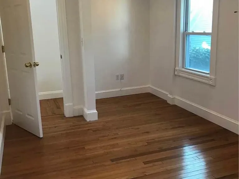 838 Winthrop Ave — Photo 4
