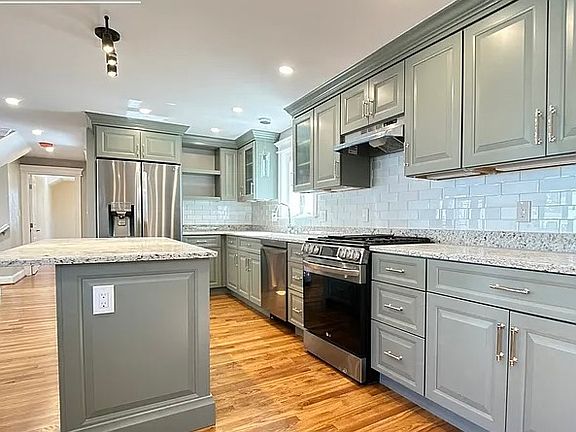 2nd image of 15 Moody St