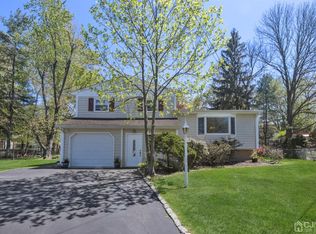 102 Dellwood Rd, Edison, NJ 08820