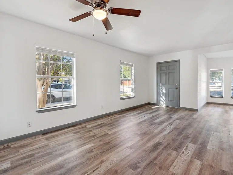 843 Zachry Dr — Photo 8