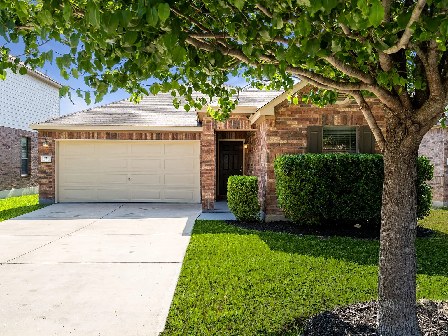 3 bed, 1592 sqft, $1,650 — Photo 2