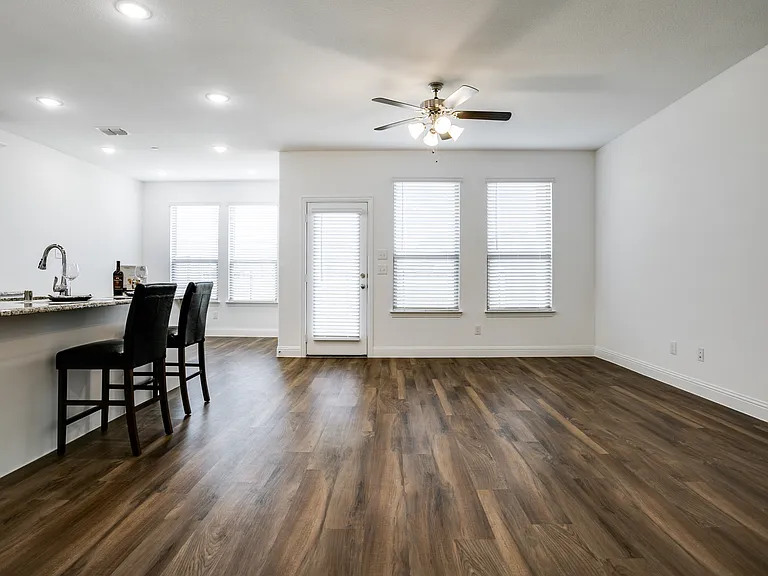 4809 Pasadena Dr — Photo 16