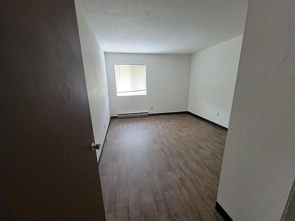 3rd image of 812 Chisago St APT 2