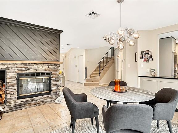 4th image of 511 Barberry Ln