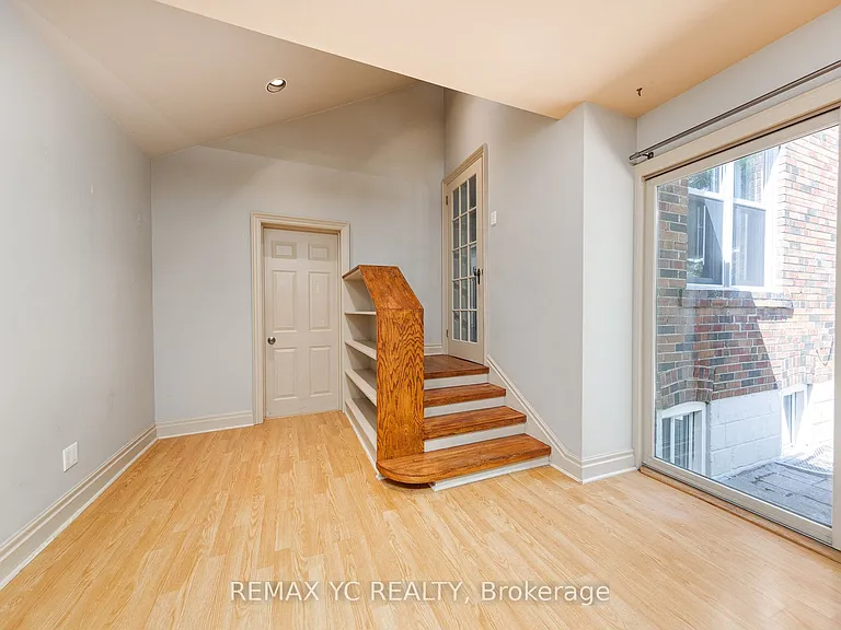 425 Broadway Ave — Photo 12
