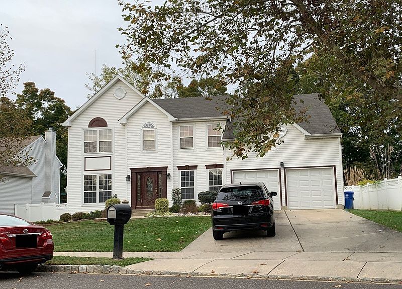 2nd image of 8 Goldspire Ln