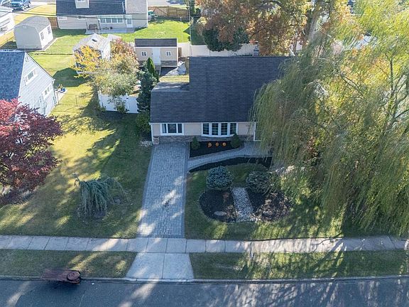 3rd image of 154 Juniper Dr
