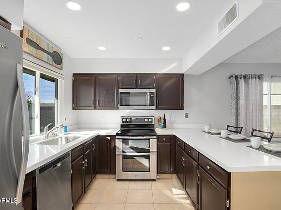 5th image of 1437 W ROSS Avenue