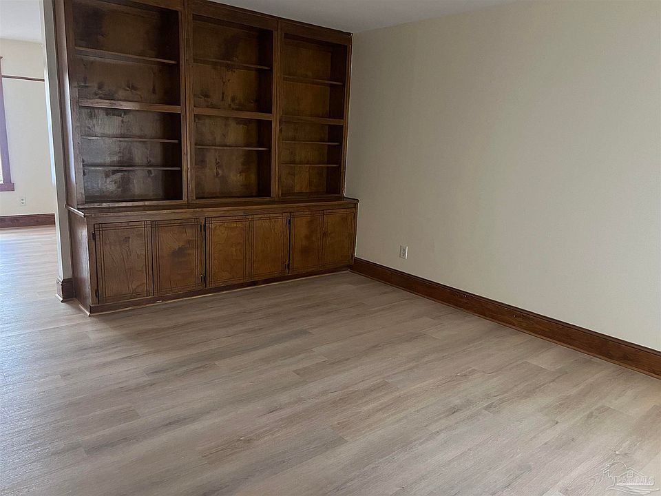 1st image of 2161 Cliffbrook Ave