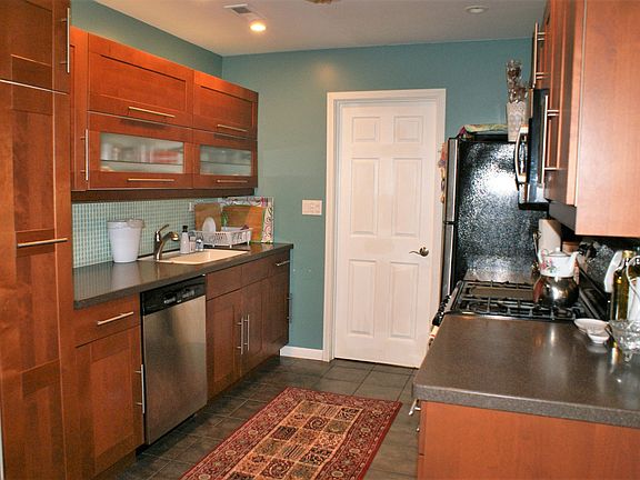3rd image of 7918 Knottingham Cir APT B