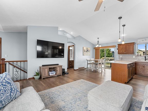 3rd image of 710 Marie Dr