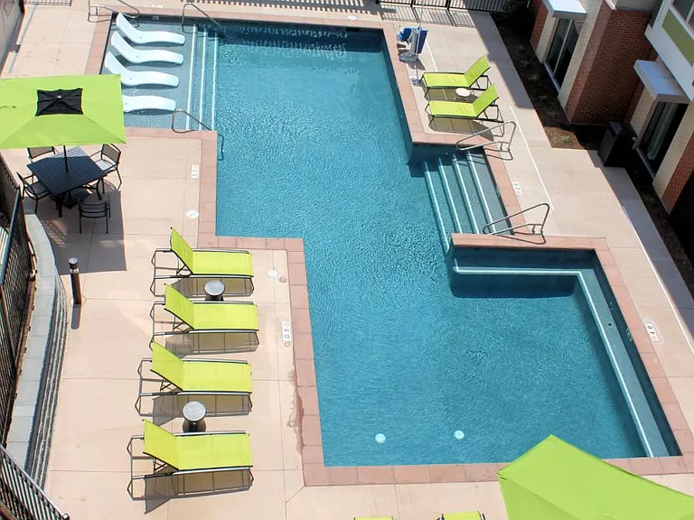 The Vue at Creve Coeur Apartments — Photo 5