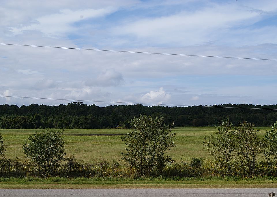 2nd image of 155 Riverlane Rd