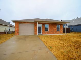 905 Quail Run Rd, Grove, OK 74344