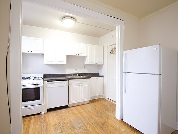 4th image of 1135-135 Oak Ave #W4