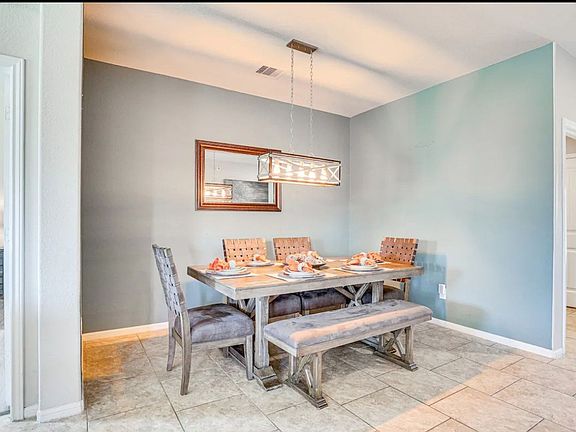 3rd image of 3027 Darlington Ct