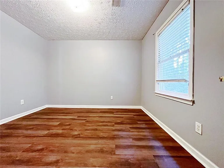3060 Oak Meadow Dr — Photo 24