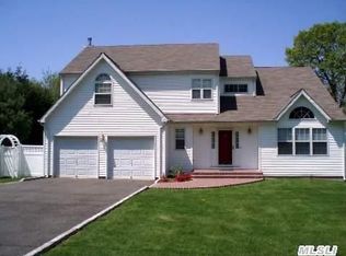 178 Lake Ave S, Nesconset, NY 11767