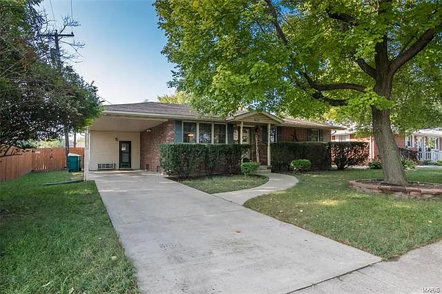 1548 Joy Ave photo 1