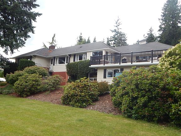 3rd image of 1943 SE Cypress Dr