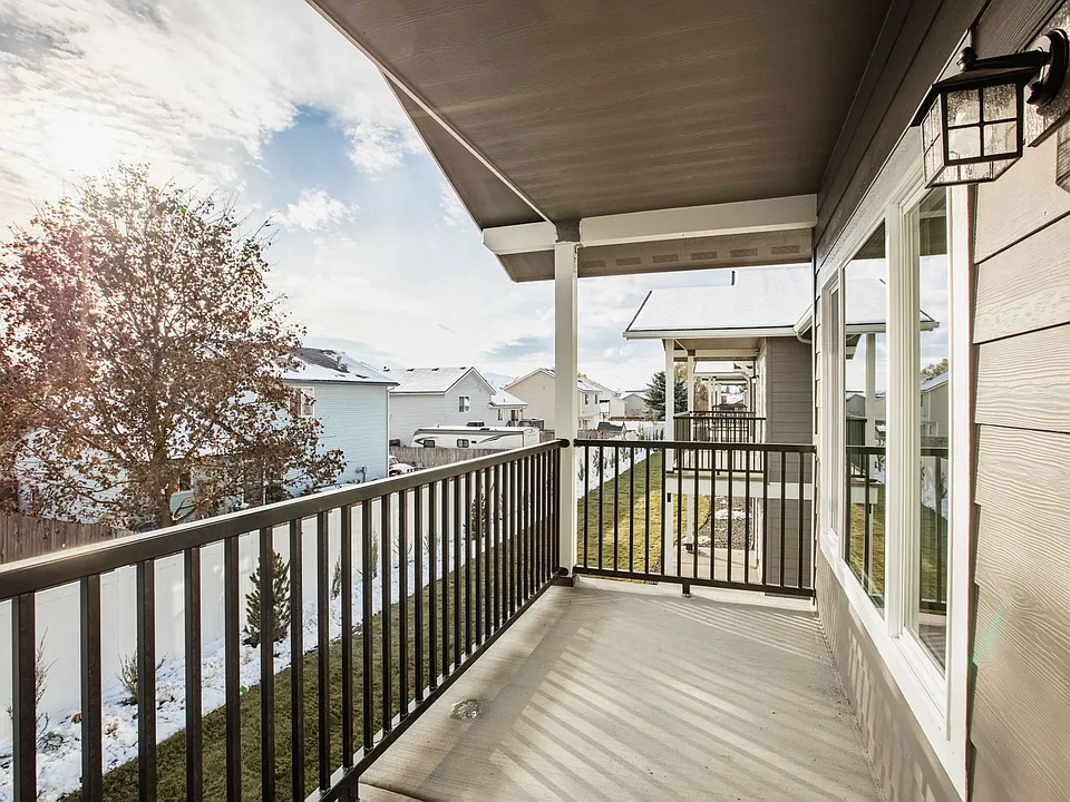 380 Canfield Lodge