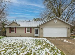 7 New Moon Ter N, Springfield, MI 49037