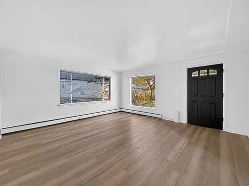 6553/6555/6559 Greenwood Ave N, Seattle - 6553 1/2 Photo 1