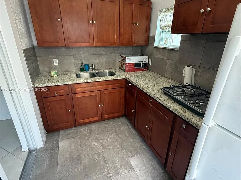 22581 SW 103rd Ct — Photo 8