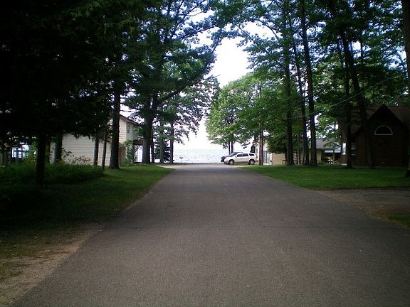 4th image of 320 Sheridan Dr