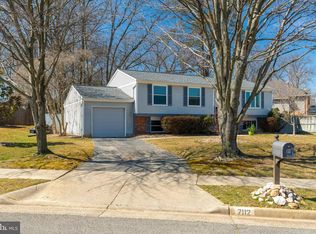7112 Sterling Grove Dr, Springfield, VA 22150