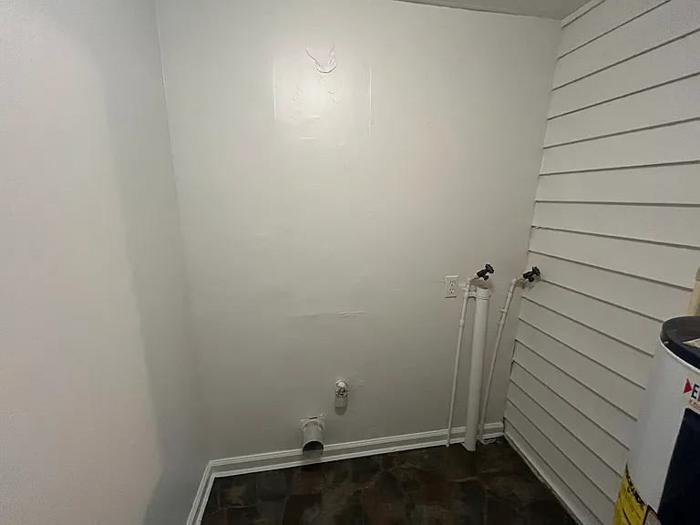 702 Elberta St #2 — Photo 10