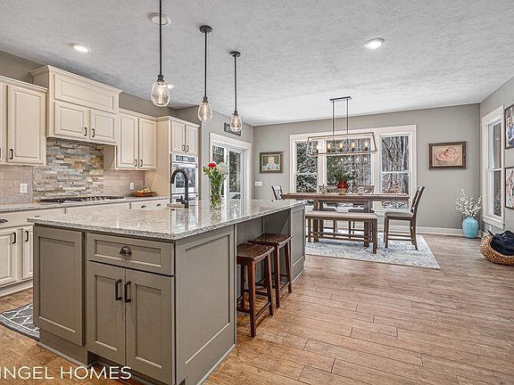 4th image of 12916 Woodrush Ct