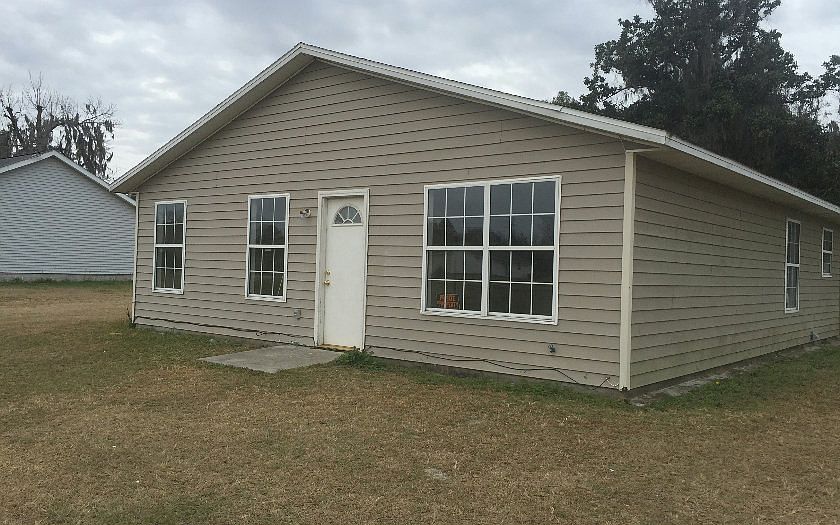 2nd image of 1027 NE Goodvine Way