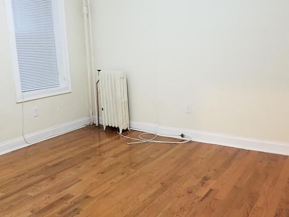 5th image of 154 Belmont Ave APT 205