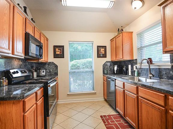 4th image of 11011 Mossy Hollow Ln