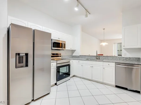 3635 Pine Oak Cir APT 102, Fort Myers, FL 33916