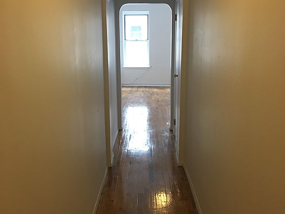 5th image of 320 E 49th St APT 46