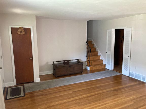 4th image of 2803 Hargrave St