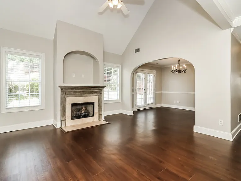 204 Providence Dr — Photo 5
