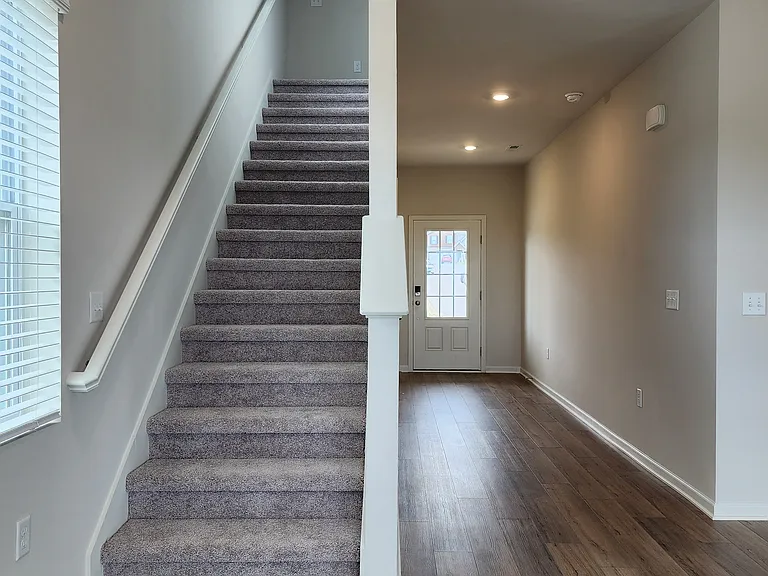 5028 Mifford Ct — Photo 5