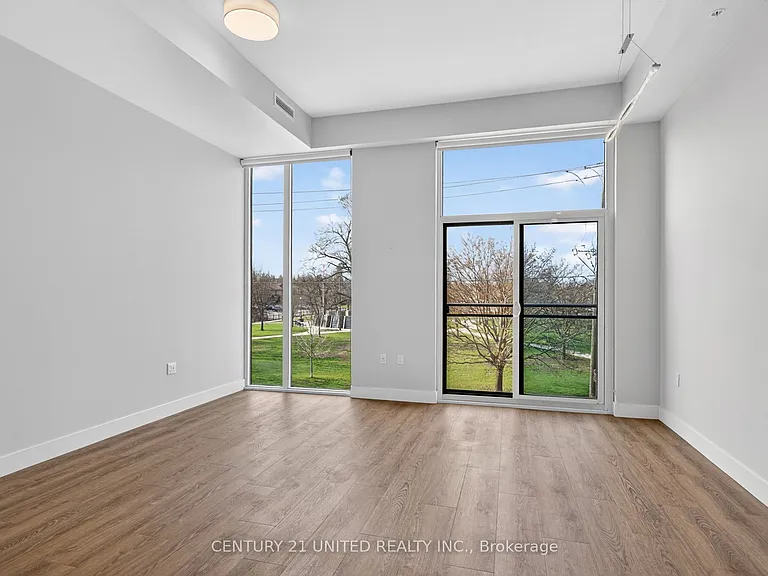 475 George St N #329 — Photo 26