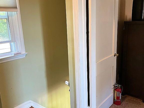 5th image of 43 N Stuyvesant Dr