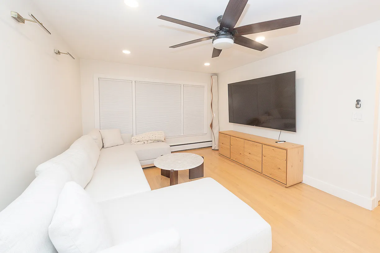 2 bed, 1100 sqft, $2,600 — Photo 3