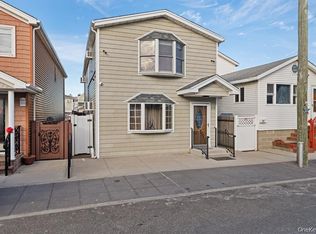 19 W 13th Rd, Far Rockaway, NY 11693