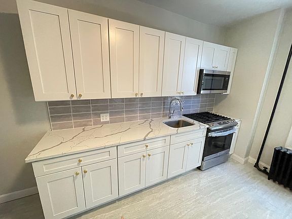 2nd image of 9602 Jamaica Ave Floor 2