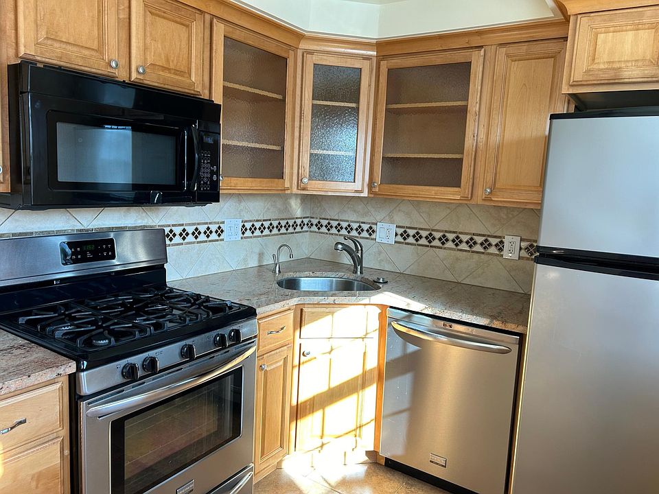 1st image of 5400 Vicaris St Floor 2