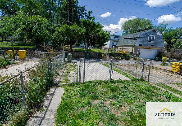 217 W Edgevale Rd — Photo 41