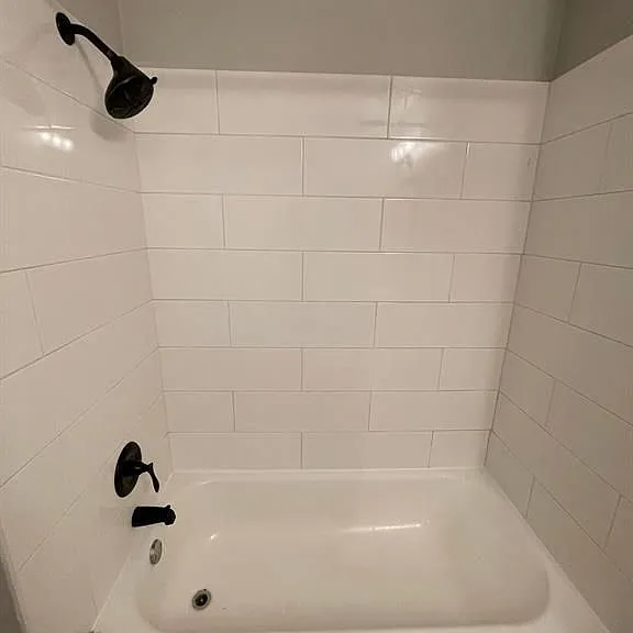 1119 Custer St #202 — Photo 15